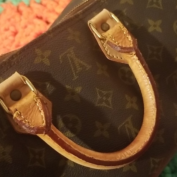 Authentic Louis Vuitton Speedy 35 - Picture 9 of 16
